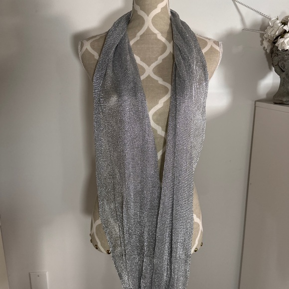 Long silver metallic scarf that can be worn in so many ways - Picture 3 of 4